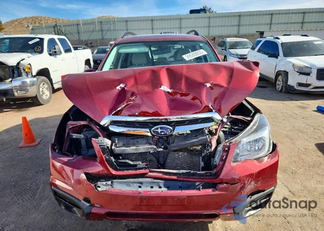 2018 Subaru Forester 2.5I Premium z USA, uszkodzony, nr VIN JF2SJAEC0JH472573